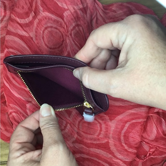 NWOT LODIS maroon RFID Protection Card case - Picture 4 of 5